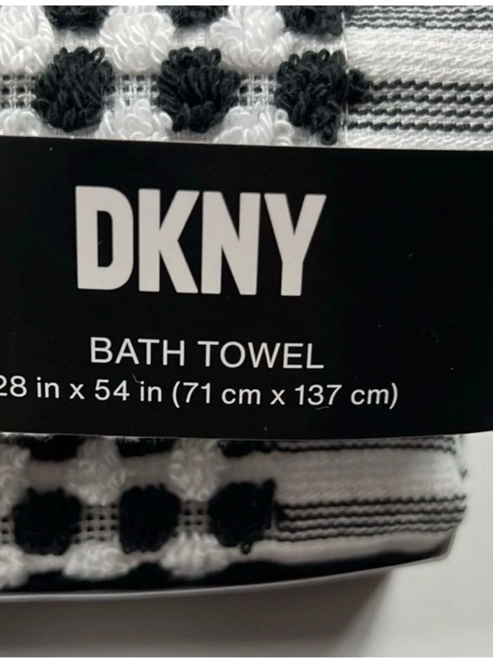 Donna Karan New York DKNY Bath Towel Set - Black White Textured - 4 Peice NEW